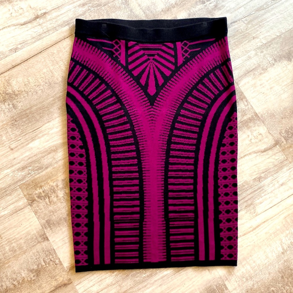Fashion to Figure skirt. Flattering design, midweight material. like new